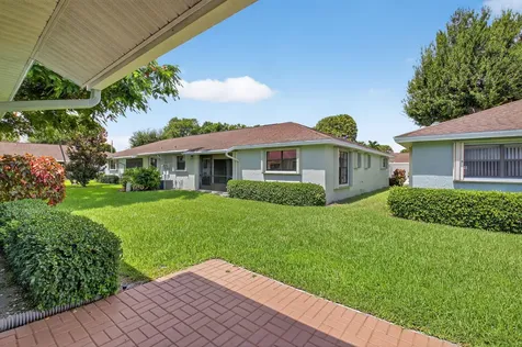 9855 Loquat Tree Run A Run Boynton Beach FL 33436