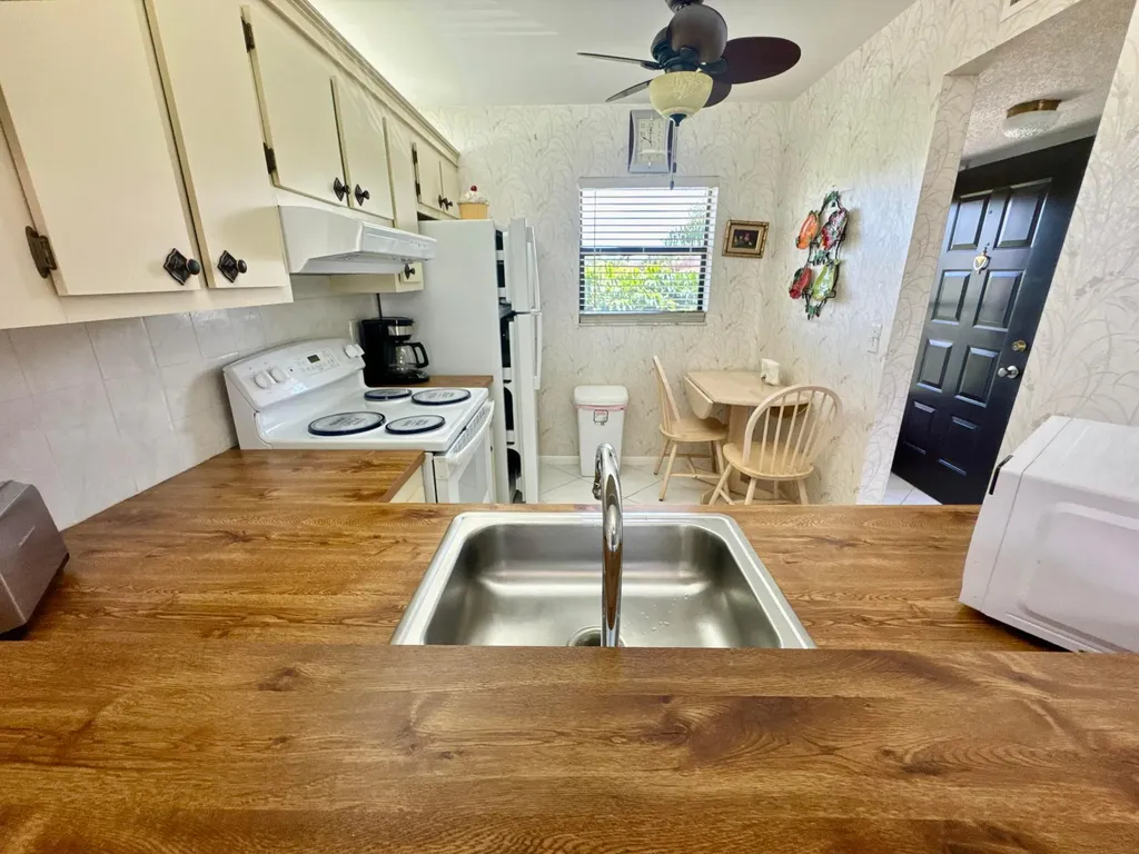 7214 Golf Colony Court Lake Worth FL 33467
