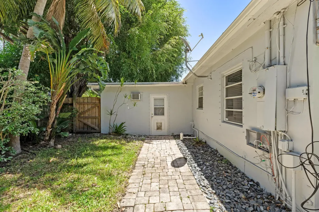 1637 N Victoria Park Road Fort Lauderdale FL 33305
