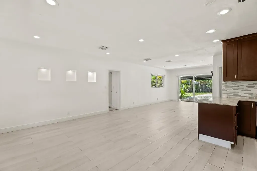 1637 N Victoria Park Road Fort Lauderdale FL 33305