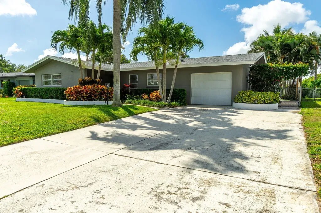 4370 Flax Court Palm Beach Gardens FL 33410