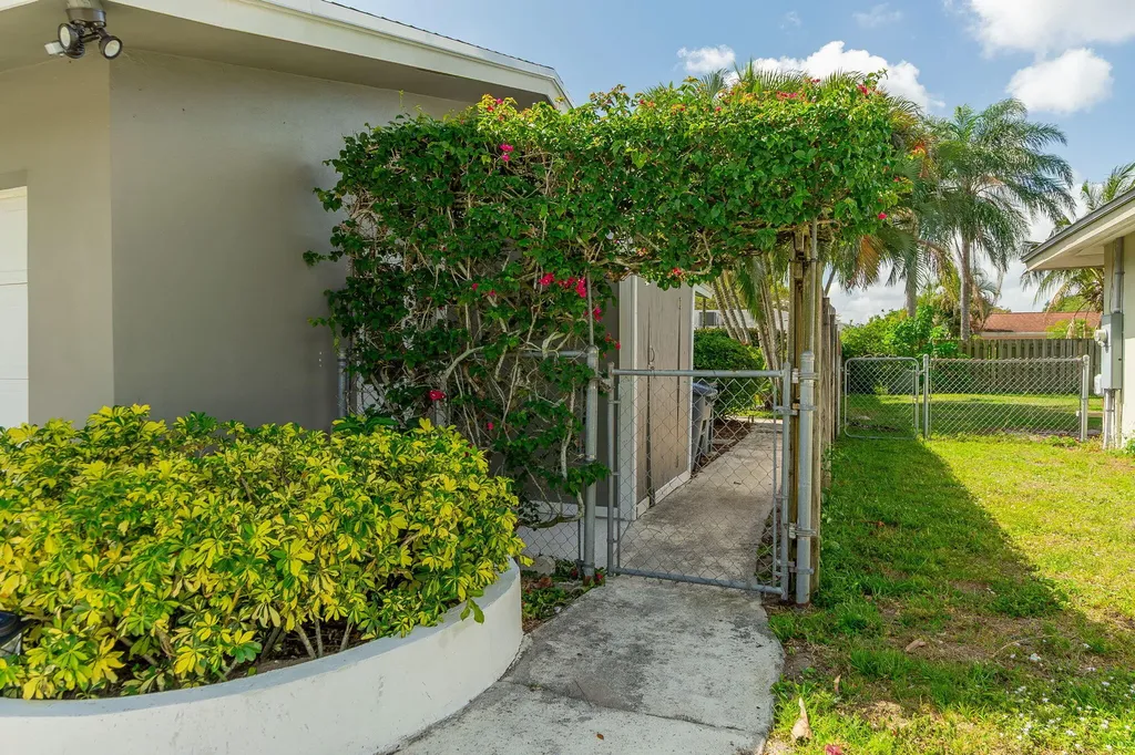 4370 Flax Court Palm Beach Gardens FL 33410