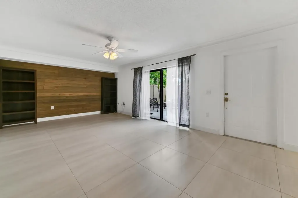 7315 73rd Way West Palm Beach FL 33407