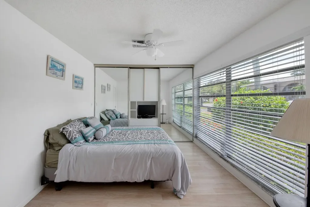 13670 Via Flora Delray Beach FL 33484