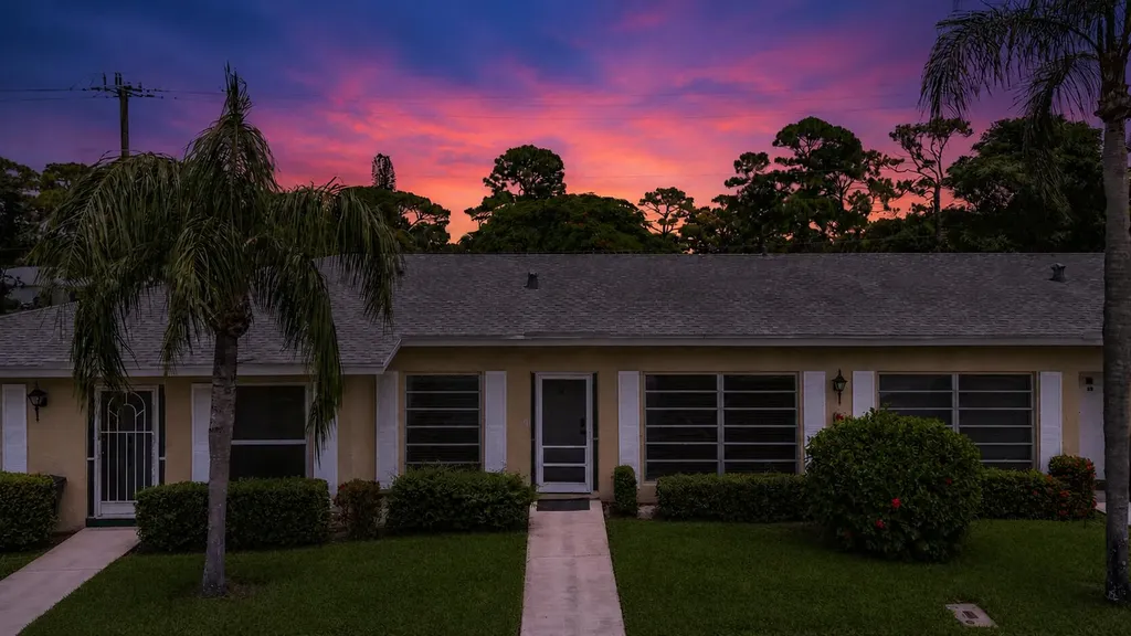 13670 Via Flora Delray Beach FL 33484