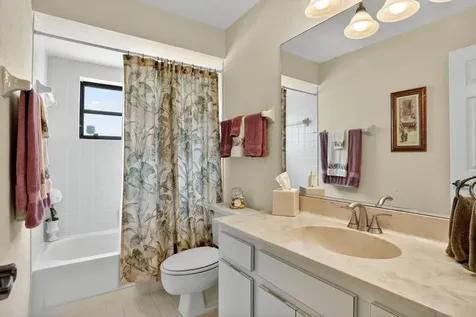 6043 Petaluma Drive Boca Raton FL 33433