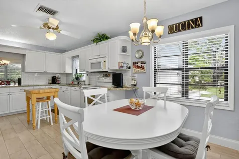 6043 Petaluma Drive Boca Raton FL 33433