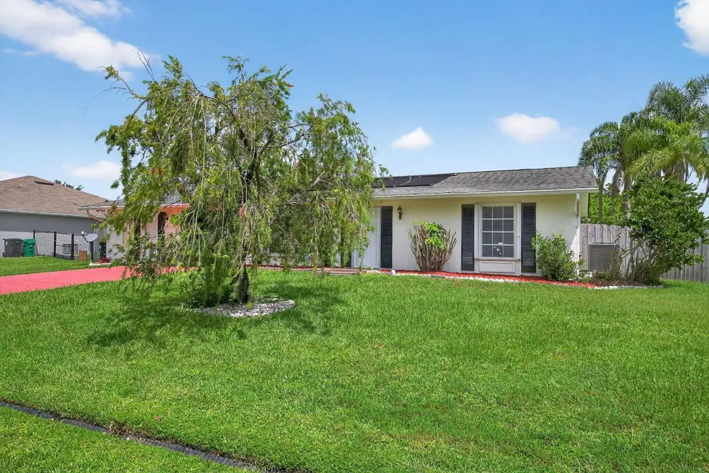 505 SW Lakehurst Drive Port St Lucie FL 34983