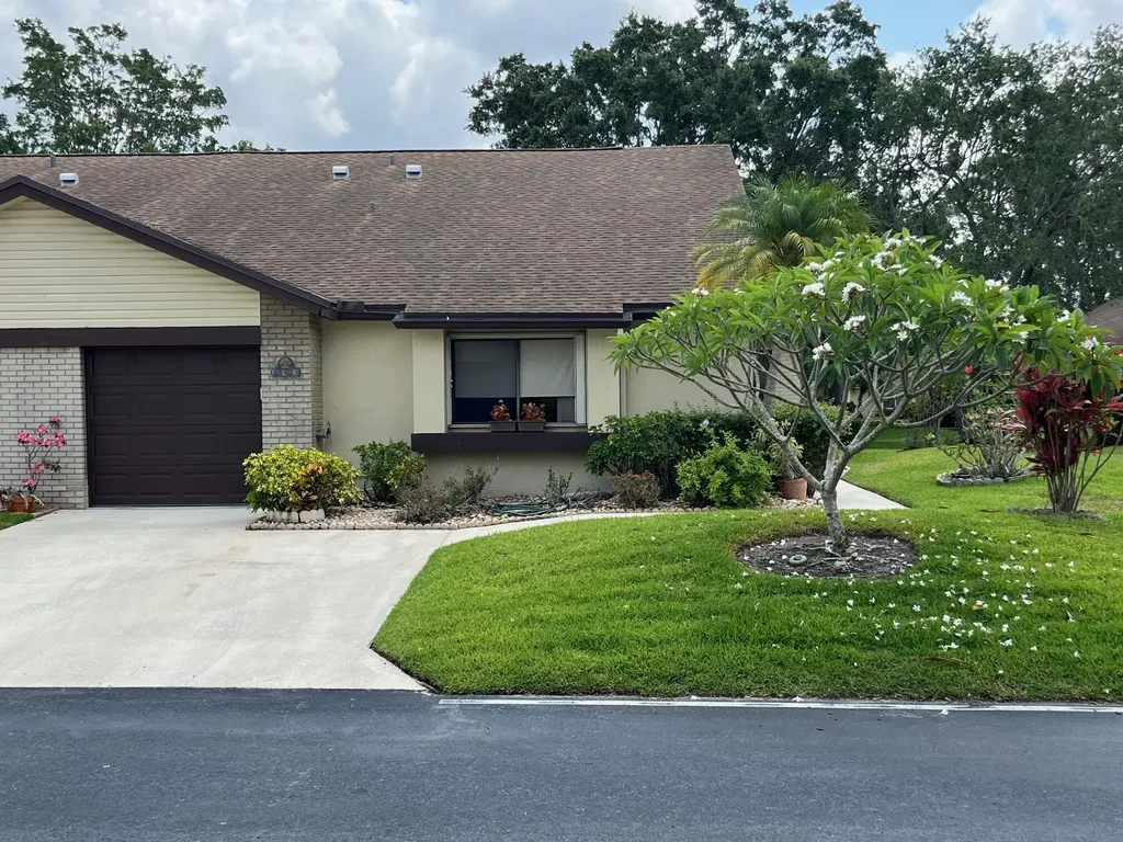 139 Meander Circle Royal Palm Beach FL 33411