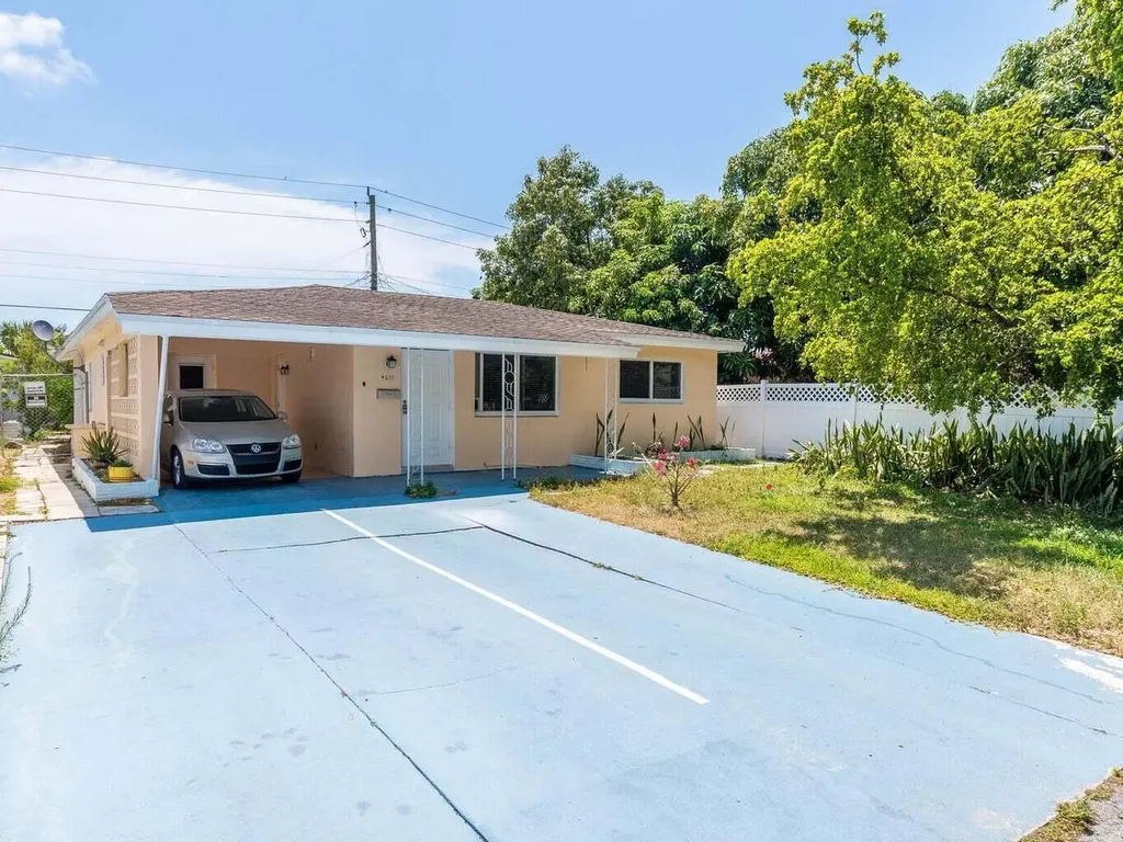 4230 NE 1st Terrace Oakland Park FL 33334