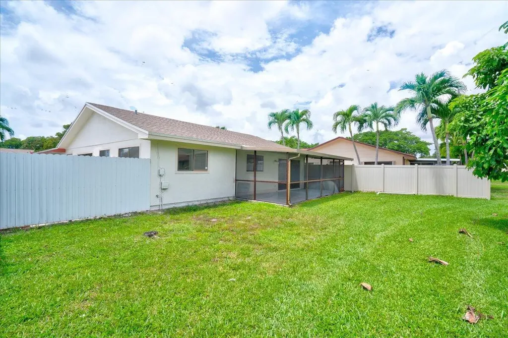 3 Fawlkland Circle Boynton Beach FL 33426