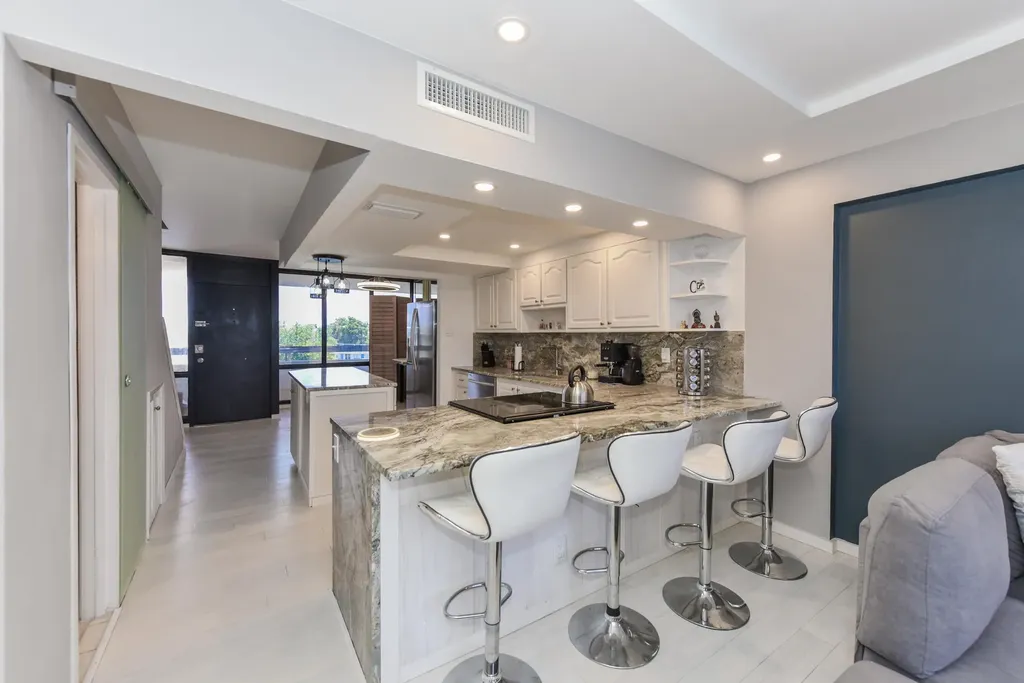 1401 S Federal Highway Boca Raton FL 33432