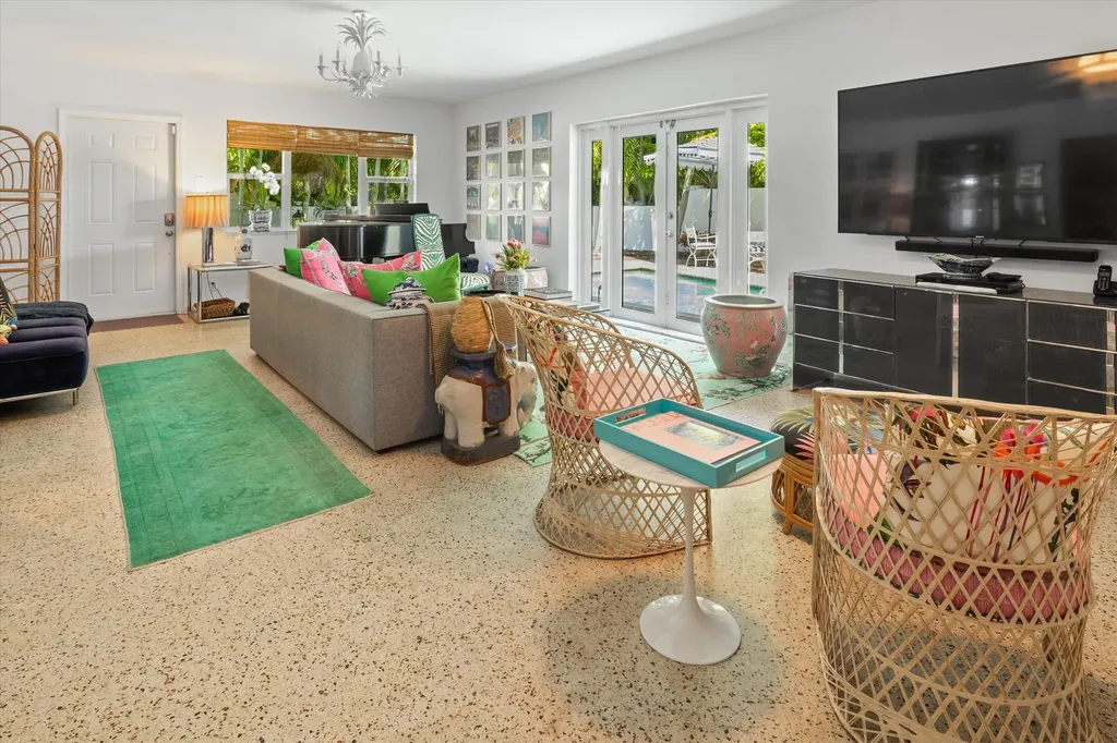 202 32nd Street West Palm Beach FL 33407