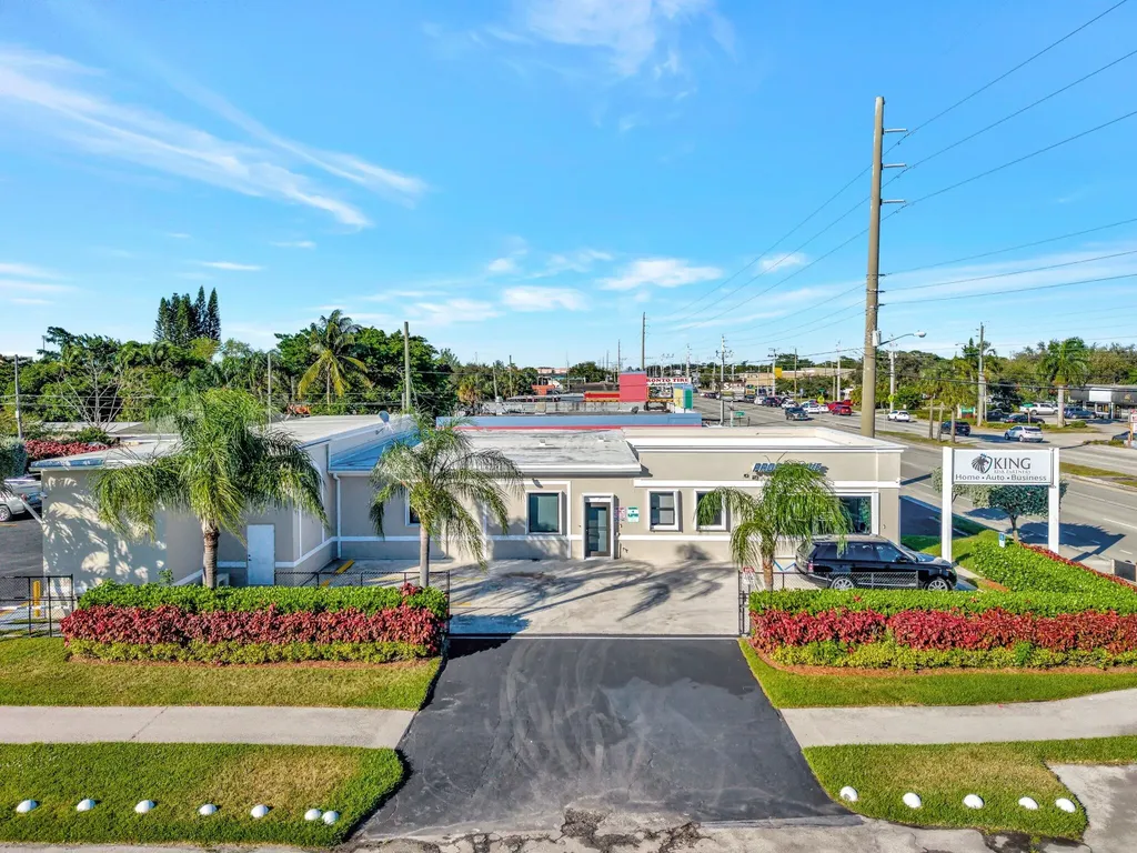 3379 S Military Trail Lake Worth FL 33463