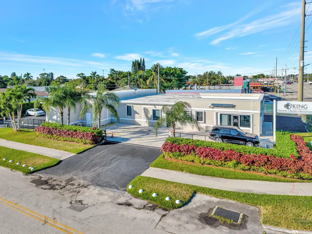 3379 S Military Trail Lake Worth FL 33463