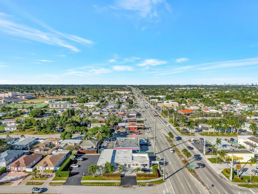 3379 S Military Trail Lake Worth FL 33463