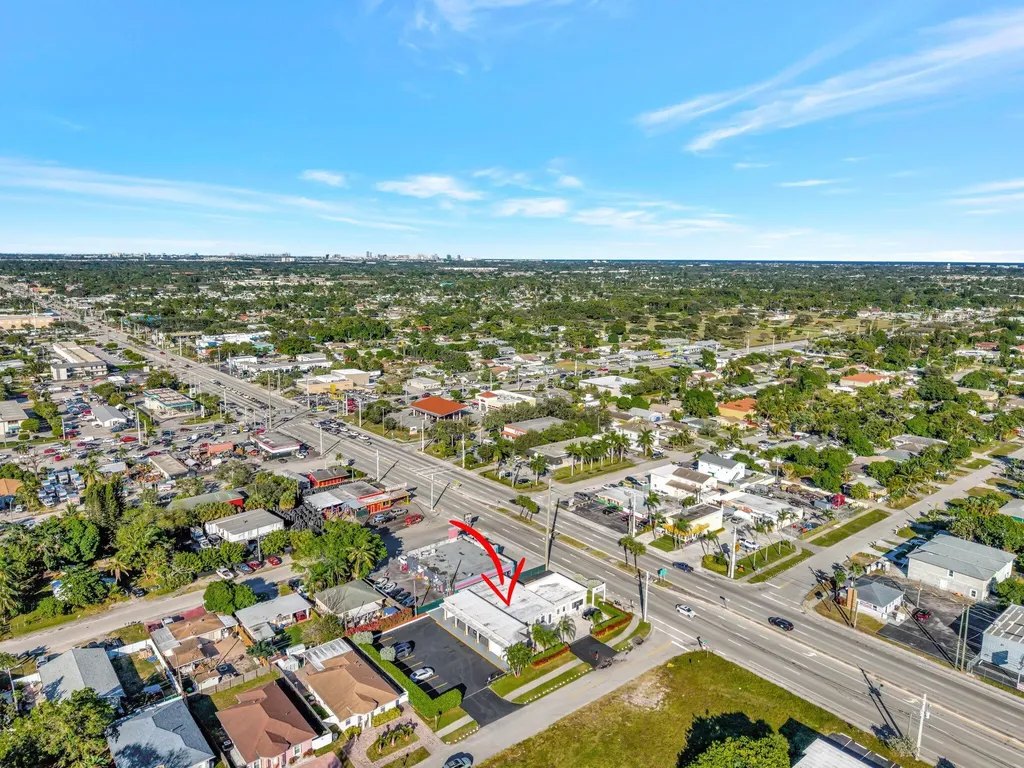 3379 S Military Trail Lake Worth FL 33463