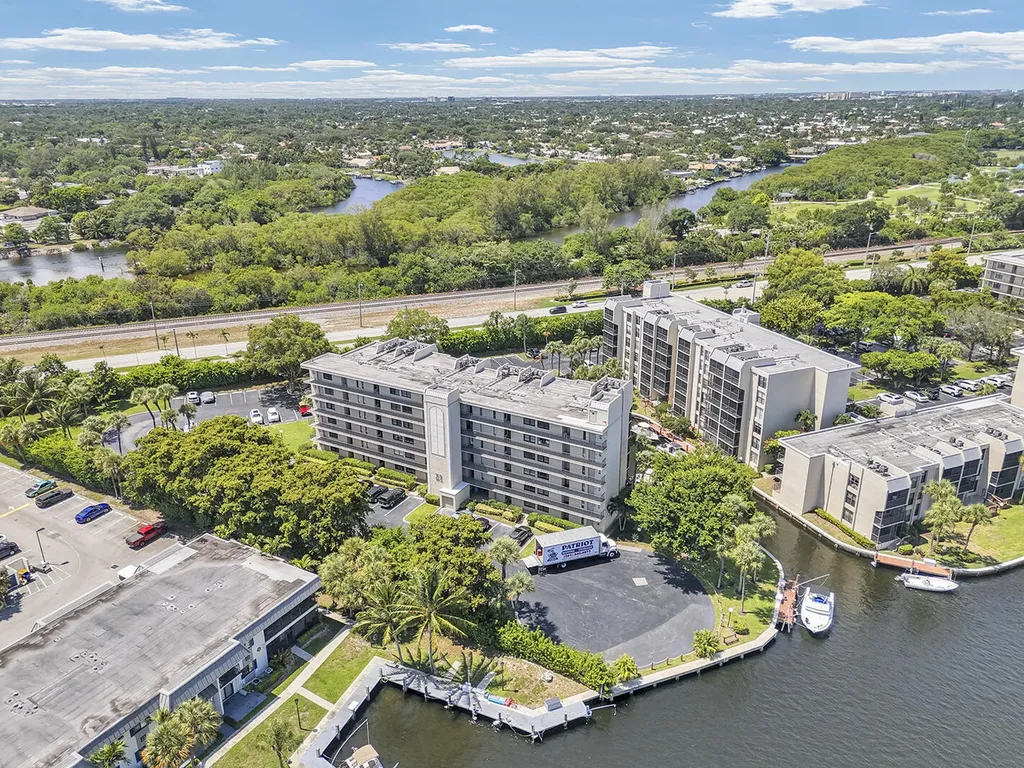 21 Royal Palm Way Boca Raton FL 33432