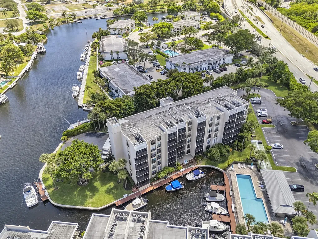 21 Royal Palm Way Boca Raton FL 33432
