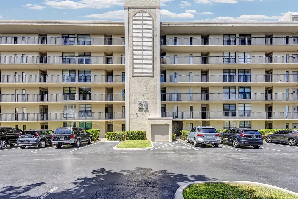 21 Royal Palm Way Boca Raton FL 33432