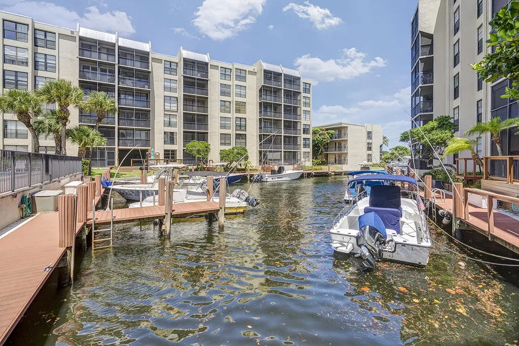21 Royal Palm Way Boca Raton FL 33432