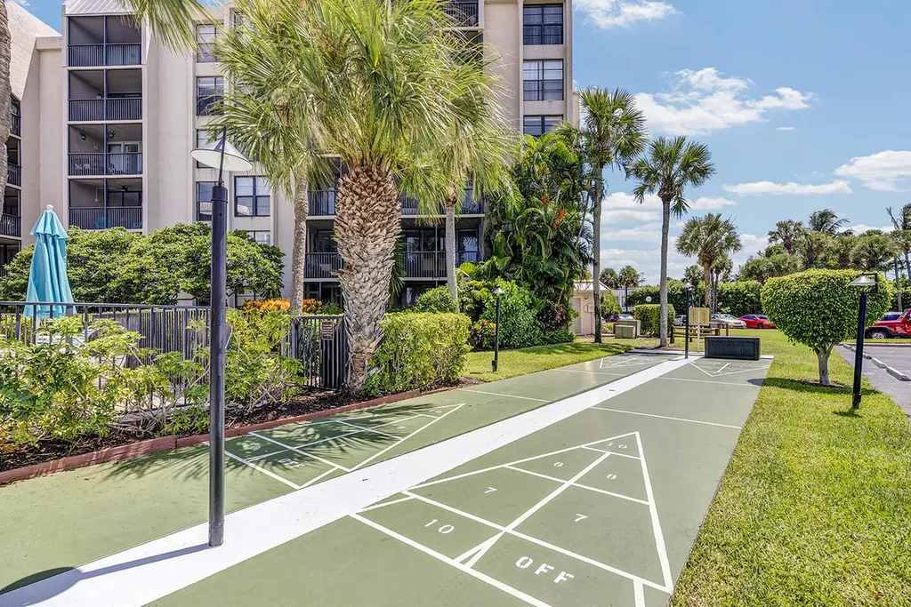 21 Royal Palm Way Boca Raton FL 33432