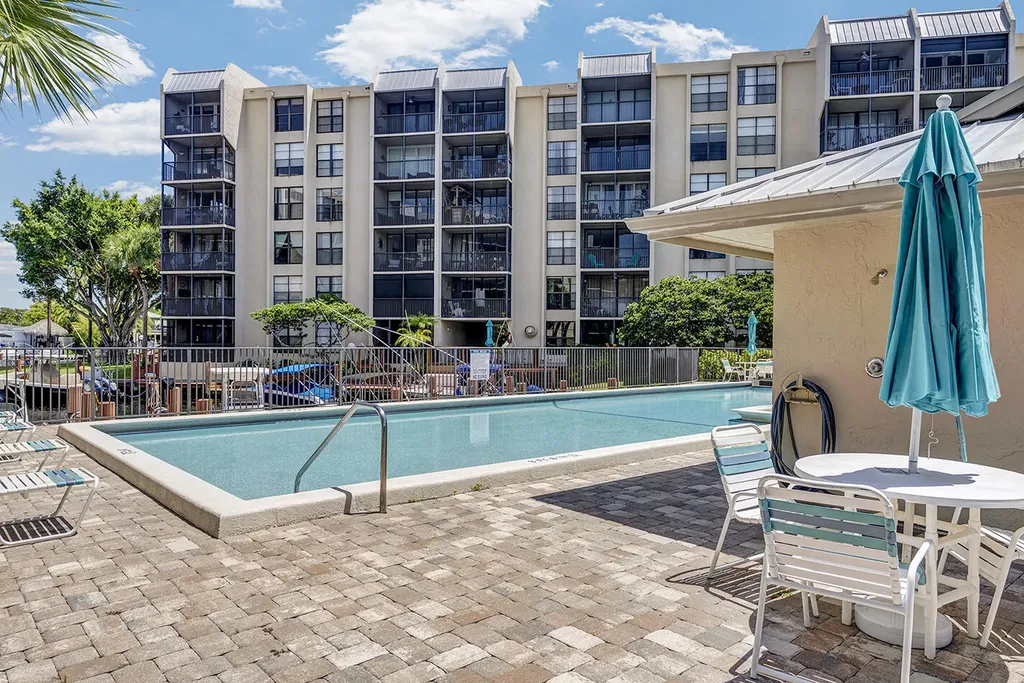 21 Royal Palm Way Boca Raton FL 33432