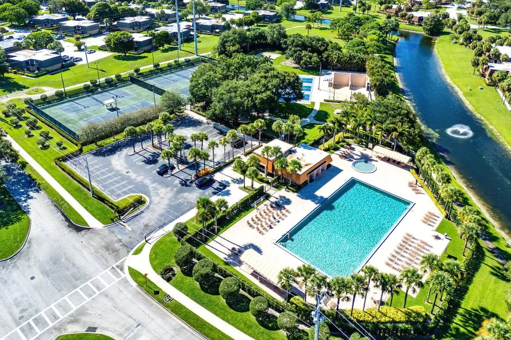 1951 Brandywine Road E West Palm Beach FL 33409