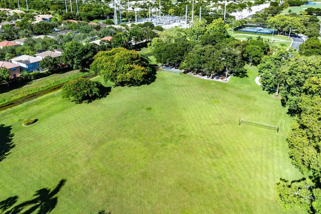 1951 Brandywine Road E West Palm Beach FL 33409