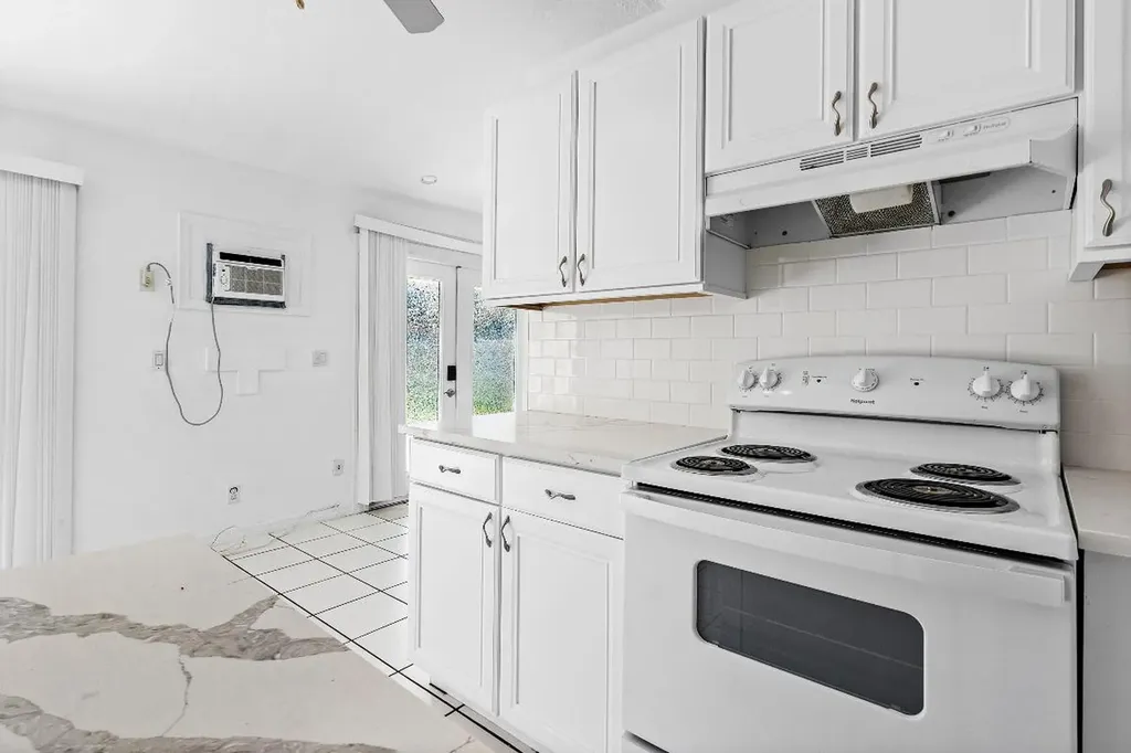 624 Allen Avenue Delray Beach FL 33483