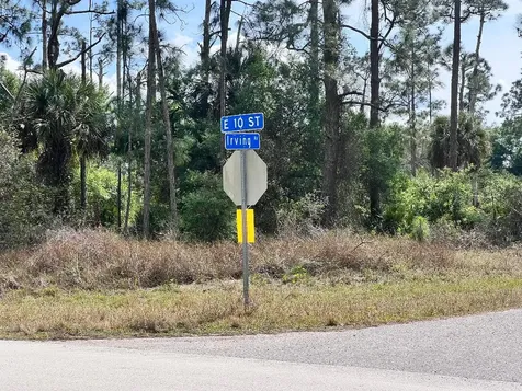 4206 E 10th Street Lehigh Acres FL 33972