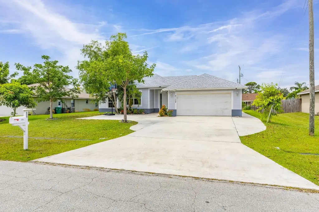 2134 SE Bowie Street Port St Lucie FL 34952