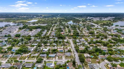 808 Wright Drive Lake Worth FL 33461