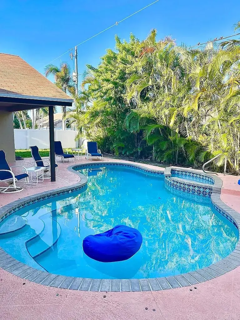 7689 W Country Club Boulevard Boca Raton FL 33487