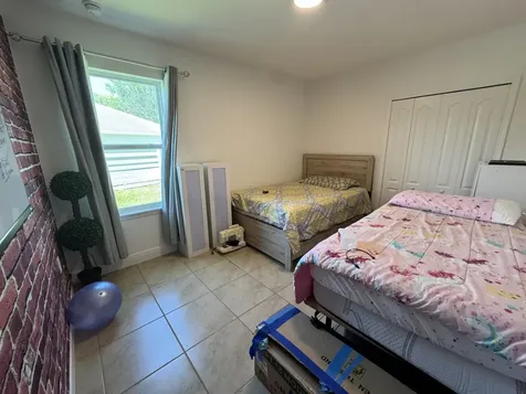 5252 NW East Piper Circle Port St Lucie FL 34986