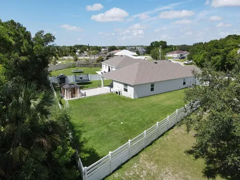 5252 NW East Piper Circle Port St Lucie FL 34986