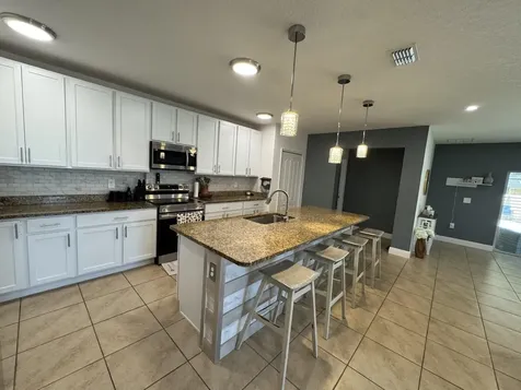 5252 NW East Piper Circle Port St Lucie FL 34986