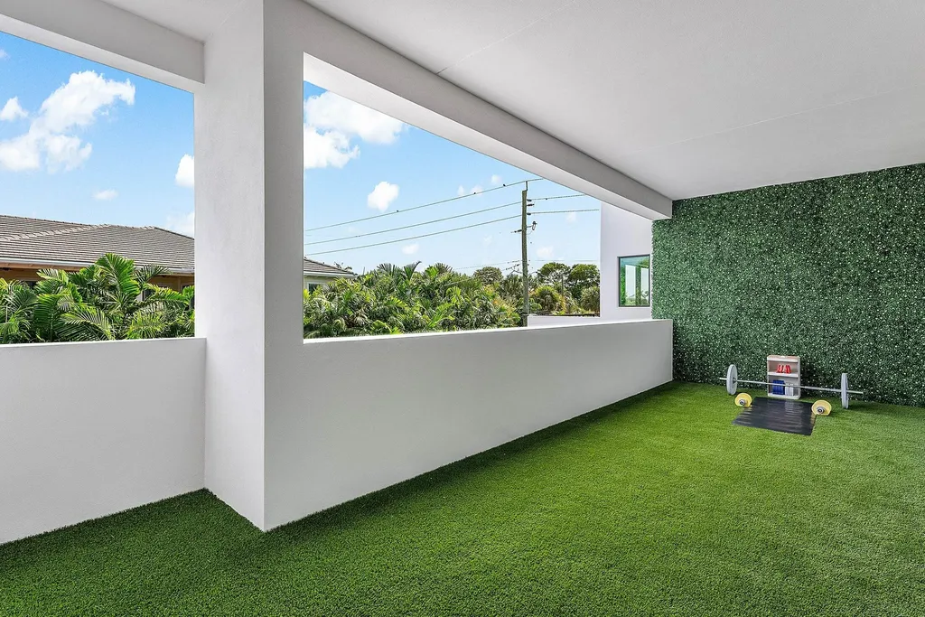 499 NE 4th Street Boca Raton FL 33432
