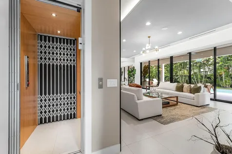 499 NE 4th Street Boca Raton FL 33432