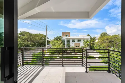 499 NE 4th Street Boca Raton FL 33432