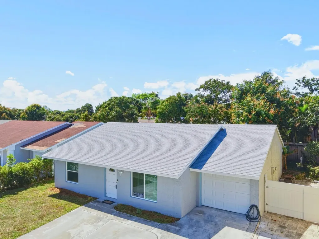 5928 Ithaca Circle W Lake Worth FL 33463