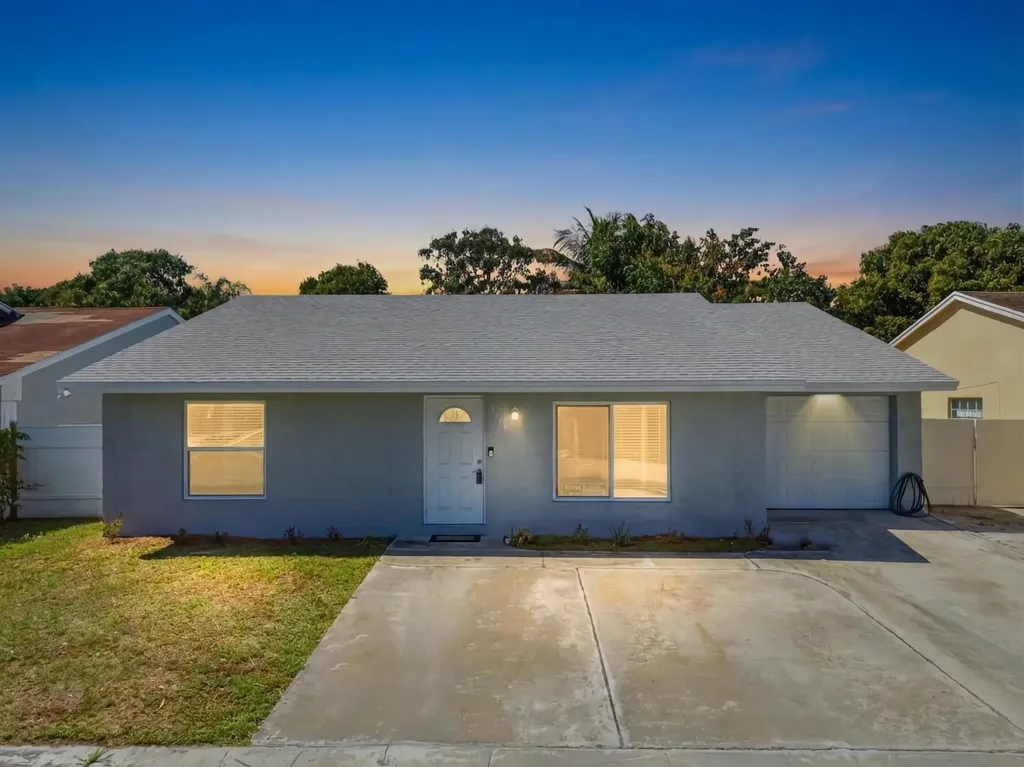 5928 Ithaca Circle W Lake Worth FL 33463