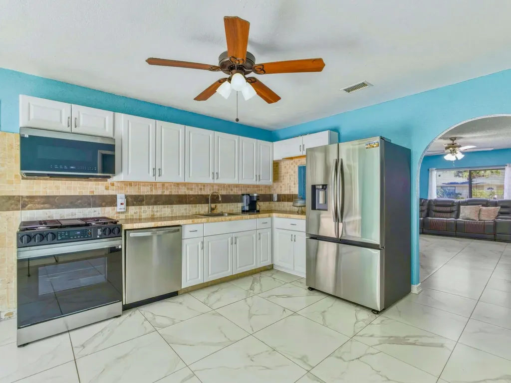 5928 Ithaca Circle W Lake Worth FL 33463