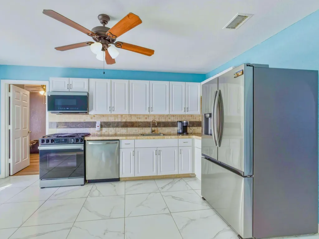 5928 Ithaca Circle W Lake Worth FL 33463