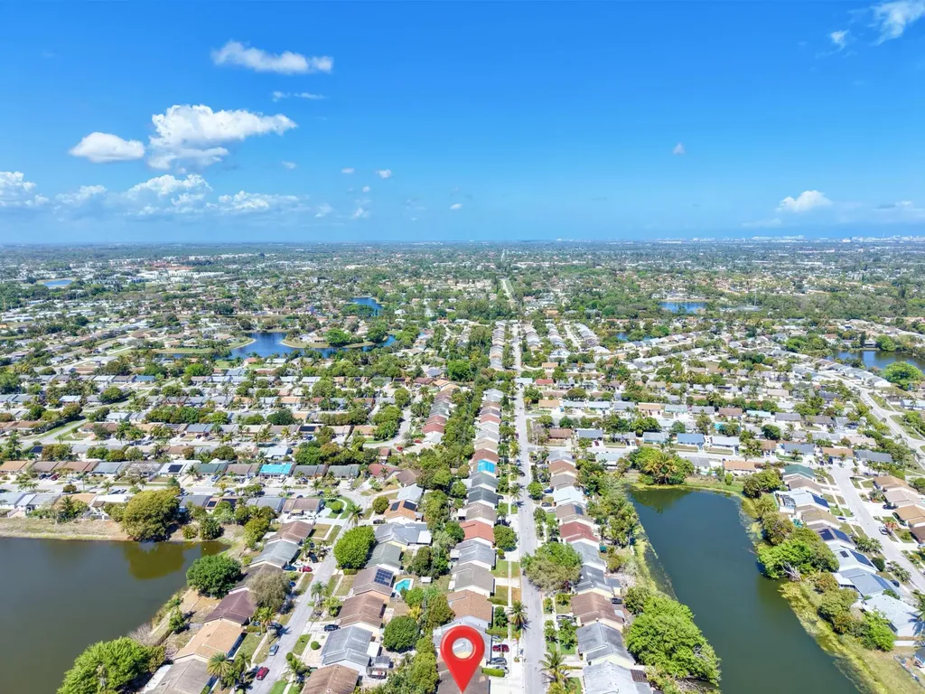 5928 Ithaca Circle W Lake Worth FL 33463