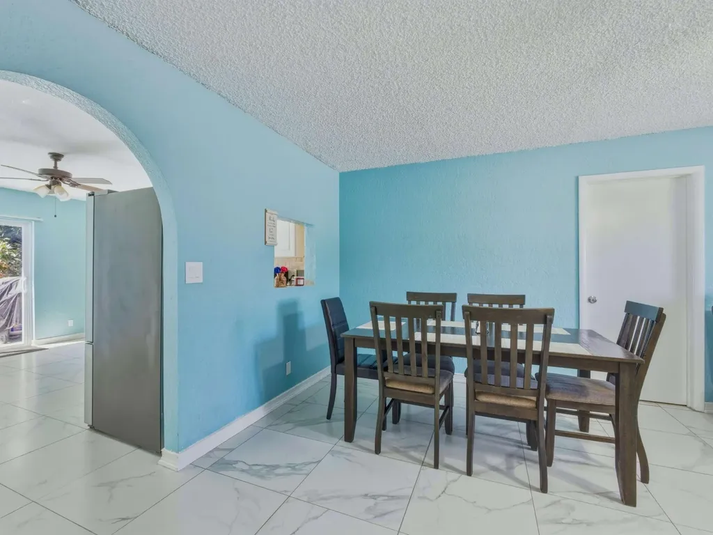 5928 Ithaca Circle W Lake Worth FL 33463