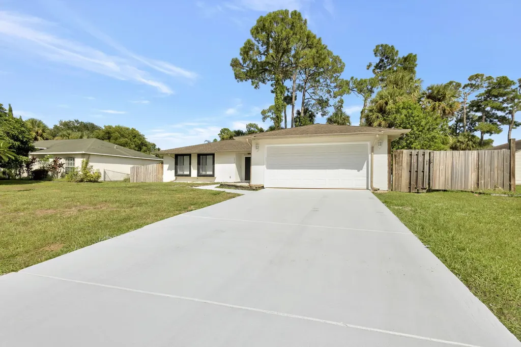2573 SW Cain Street Port St Lucie FL 34953