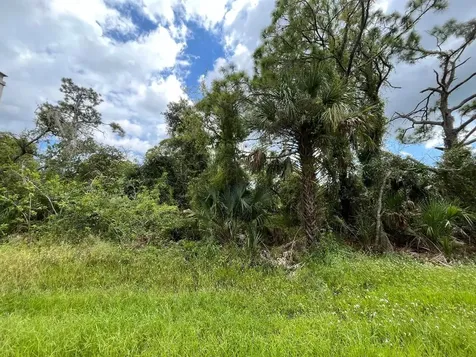 15501 Whitehall Avenue Port Charlotte FL 33953