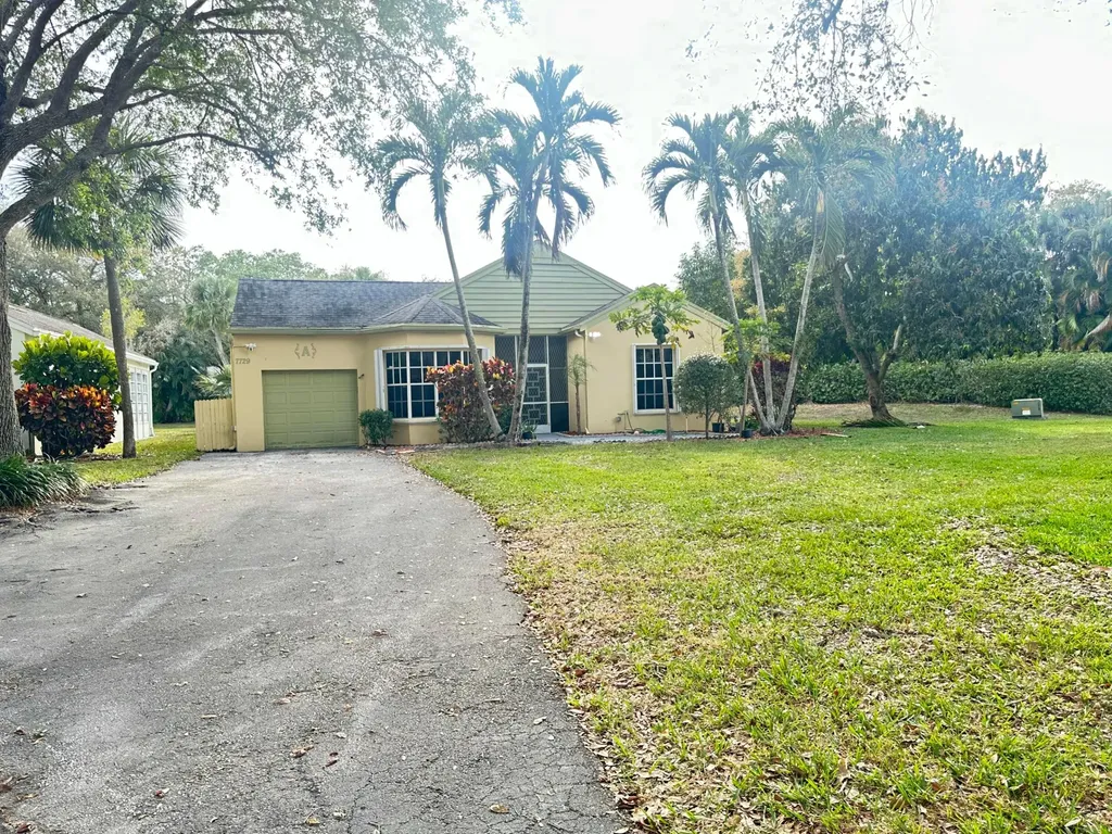 7729 Forest Green Lane Boynton Beach FL 33436