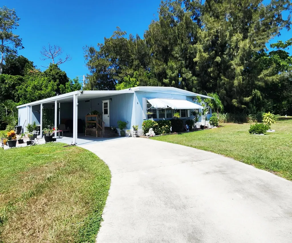 6 Angelita Port St Lucie FL 34952